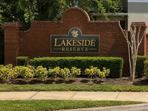 The entrance sign at Lakeside Reserve.
